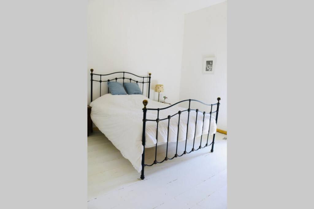 As Seen On A New Life In The Sun - Beautiful 3 Bedroom Cottage With Shared Pool Montboyer 외부 사진