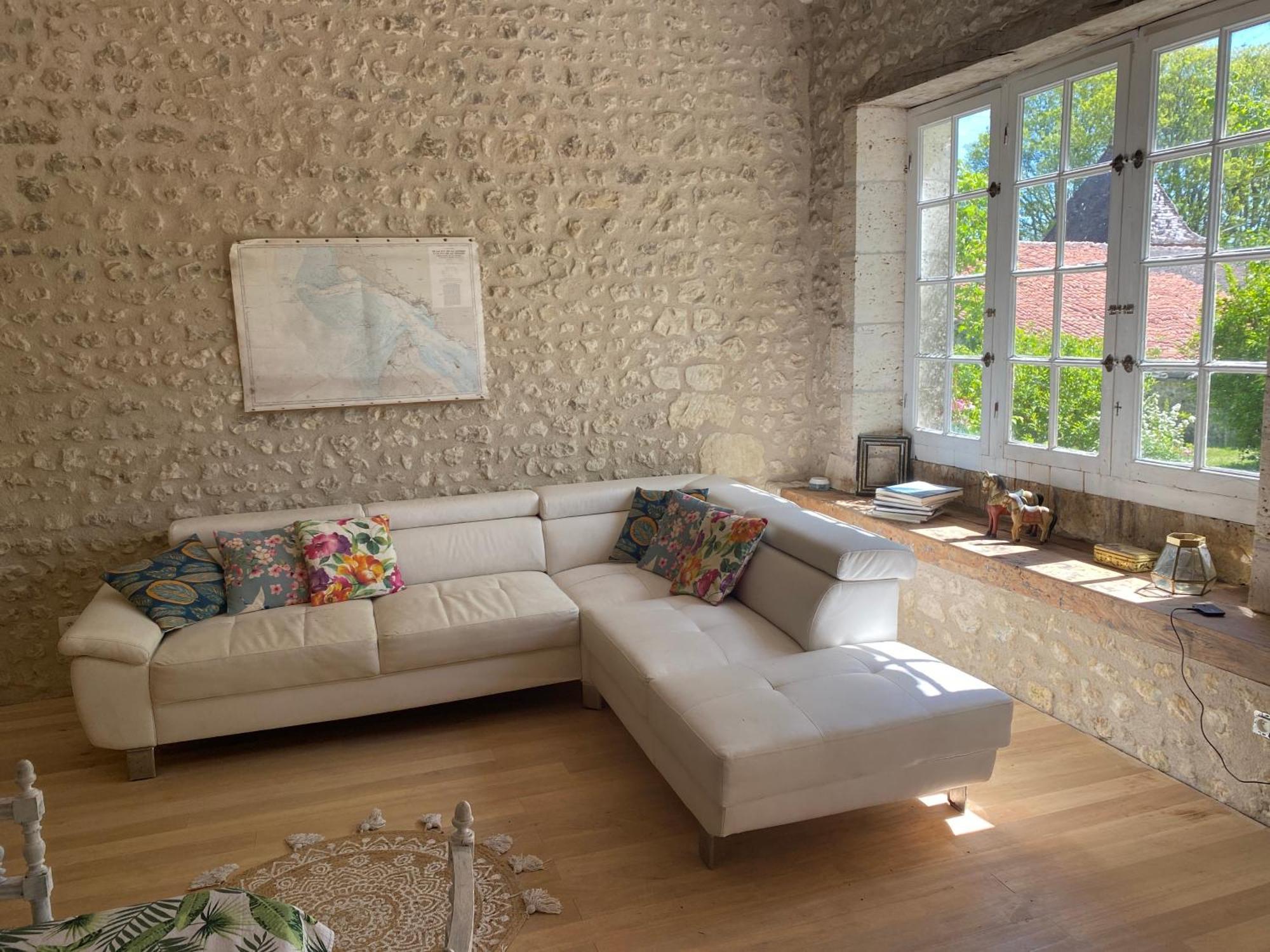 As Seen On A New Life In The Sun - Beautiful 3 Bedroom Cottage With Shared Pool Montboyer 외부 사진